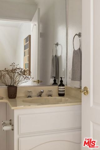 4003 Sunset Drive 8, Los Angeles, CA 90027