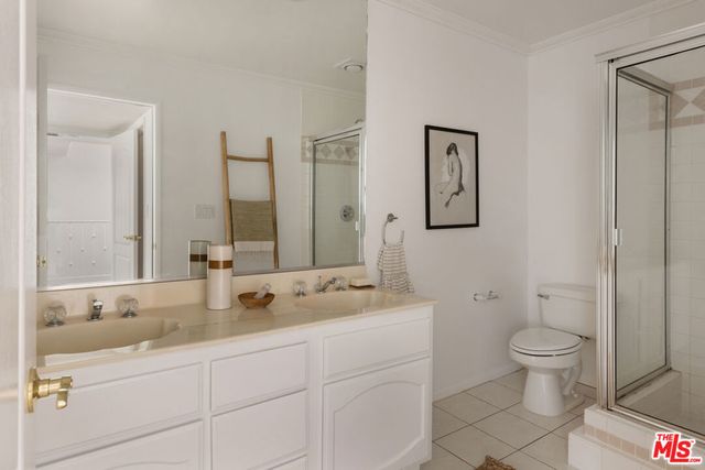 4003 Sunset Drive 8, Los Angeles, CA 90027