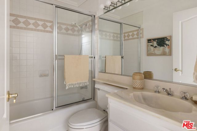 4003 Sunset Drive 8, Los Angeles, CA 90027