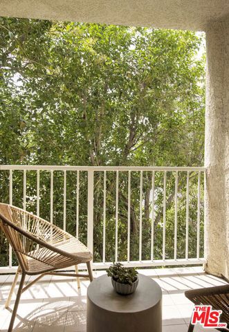 4003 Sunset Drive 8, Los Angeles, CA 90027