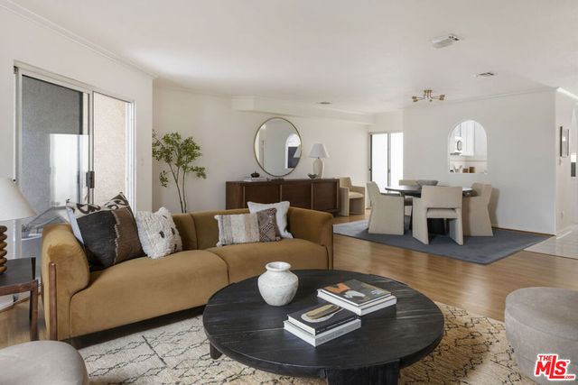 4003 Sunset Drive 8, Los Angeles, CA 90027