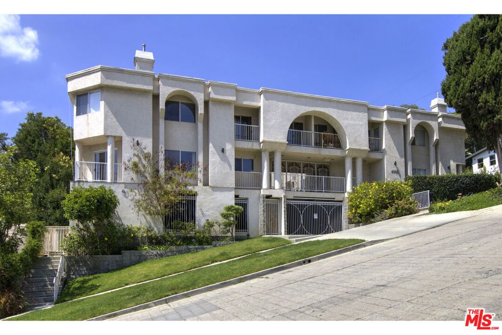 4003 Sunset Drive 8, Los Angeles, CA 90027