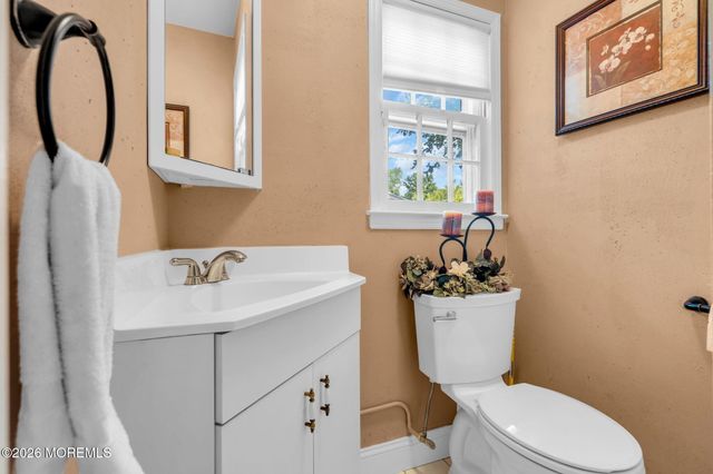 72 Marcshire Drive, Middletown, NJ 07748