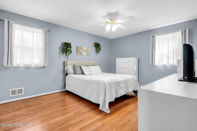 72 Marcshire Drive, Middletown, NJ 07748