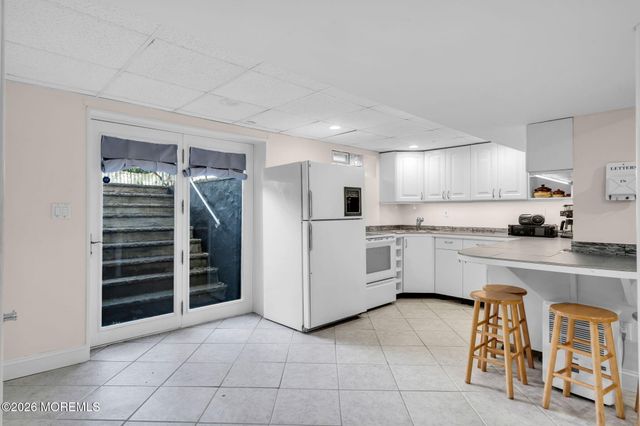 72 Marcshire Drive, Middletown, NJ 07748