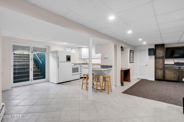 72 Marcshire Drive, Middletown, NJ 07748