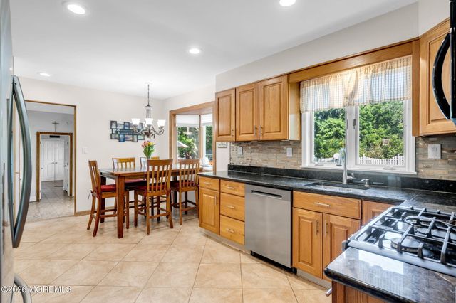 72 Marcshire Drive, Middletown, NJ 07748