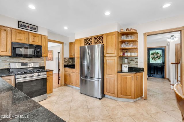 72 Marcshire Drive, Middletown, NJ 07748