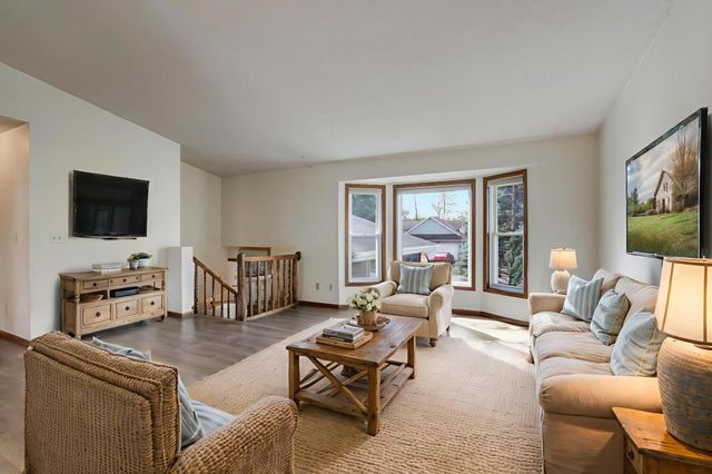 4368 W 141st Street, Savage, MN 55378