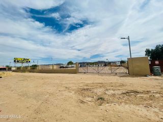 3927 W Southern Avenue -, Phoenix, AZ 85041