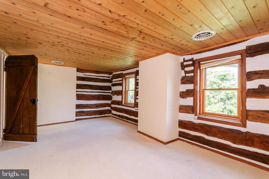 1794 SCRABBLE RD, Martinsburg, WV 25404