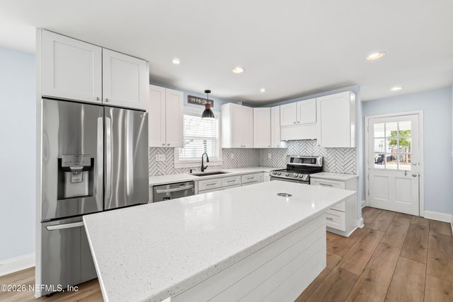 341 9TH Street, Atlantic Beach, FL 32233