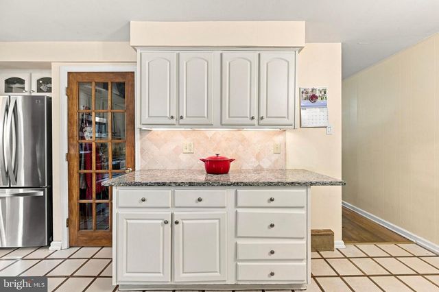 401 WALNUT HILL RD, West Chester, PA 19382
