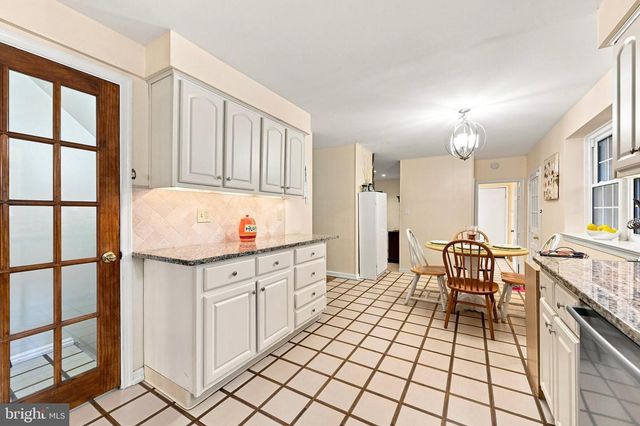 401 WALNUT HILL RD, West Chester, PA 19382