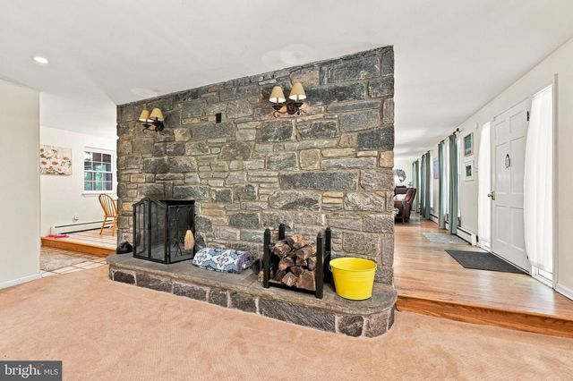 401 WALNUT HILL RD, West Chester, PA 19382