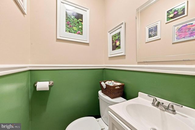 401 WALNUT HILL RD, West Chester, PA 19382