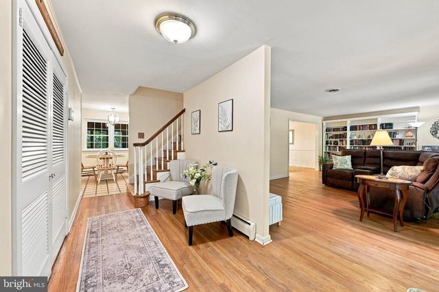 401 WALNUT HILL RD, West Chester, PA 19382