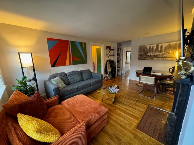 10 Lindall Pl. 3, Boston, MA 02114