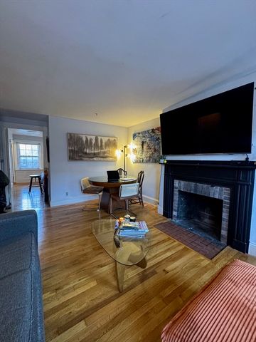 10 Lindall Pl. 3, Boston, MA 02114