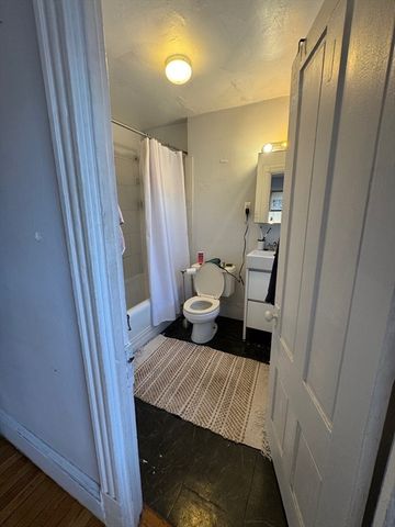 10 Lindall Pl. 3, Boston, MA 02114