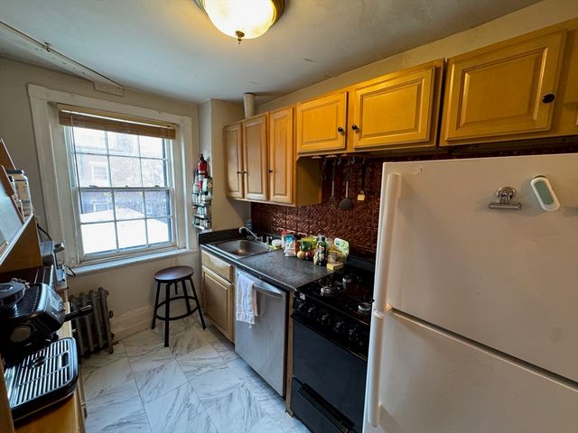 10 Lindall Pl. 3, Boston, MA 02114