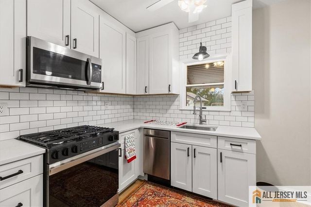 21 Heathcote Brook Road, South Brunswick, NJ 08528