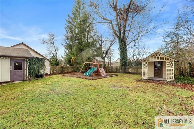 21 Heathcote Brook Road, South Brunswick, NJ 08528