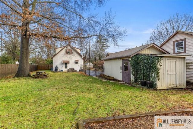 21 Heathcote Brook Road, South Brunswick, NJ 08528