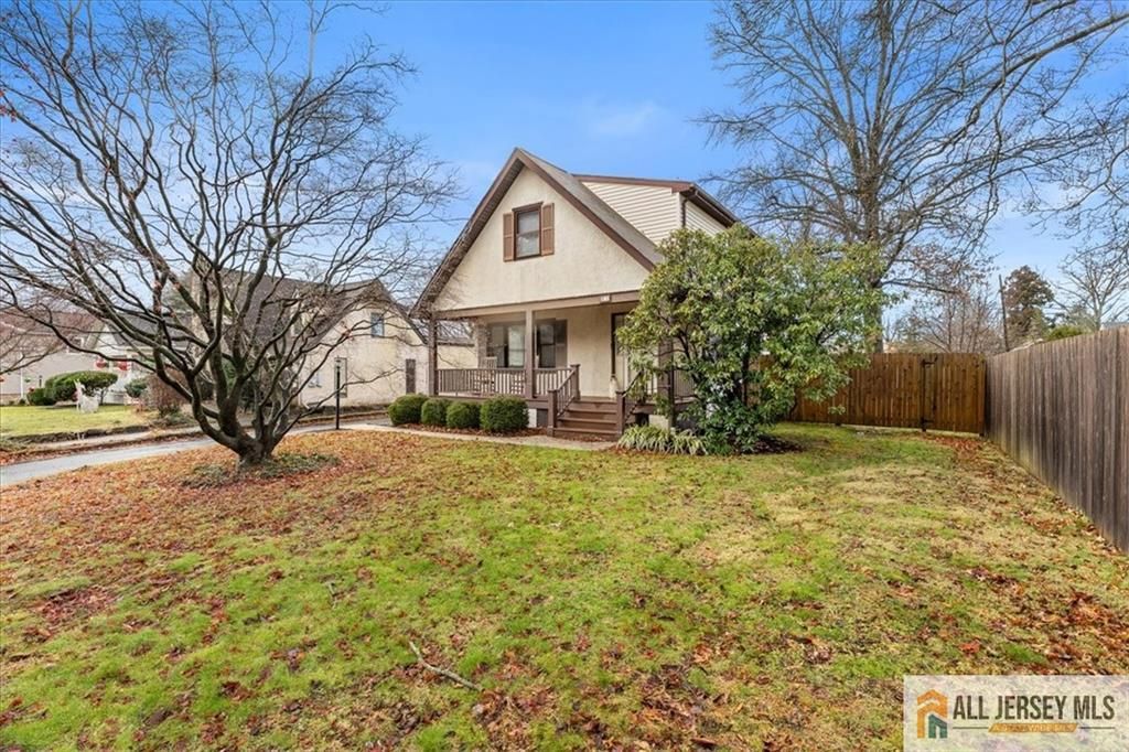 21 Heathcote Brook Road, South Brunswick, NJ 08528