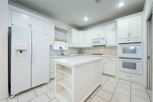 1505 Valley Creek Road, Denton, TX 76205