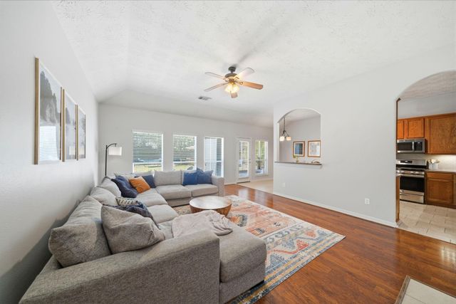 28831 Hidden Cove Drive, Magnolia, TX 77354