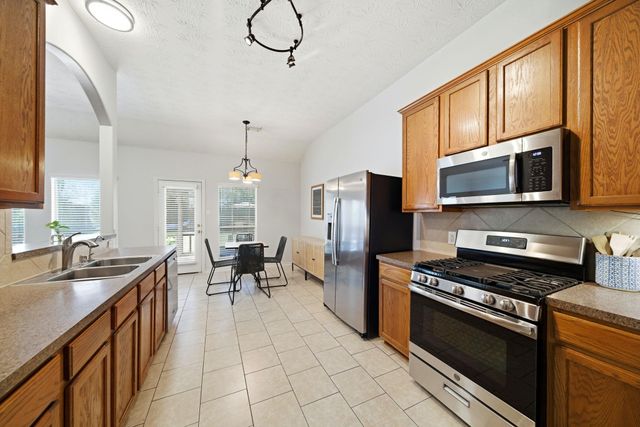 28831 Hidden Cove Drive, Magnolia, TX 77354