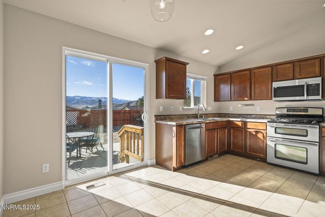 18261 Grizzly Bear Court, Reno, NV 89508