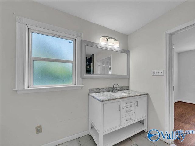 2004 Stratford Road SE, Decatur, AL 35601