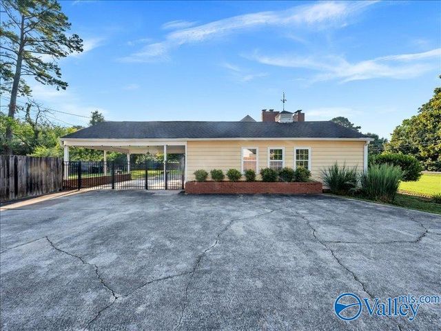 2004 Stratford Road SE, Decatur, AL 35601