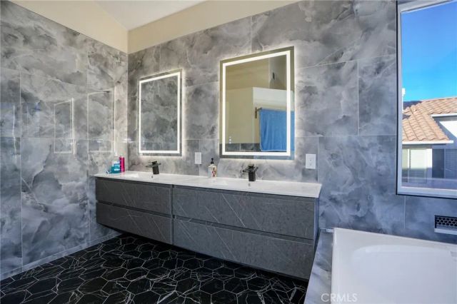 3410 Genoa Place, Palmdale, CA 93551