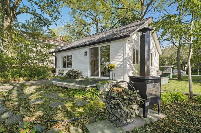 3083 Lake Shore Ave, Medina, MN 55359