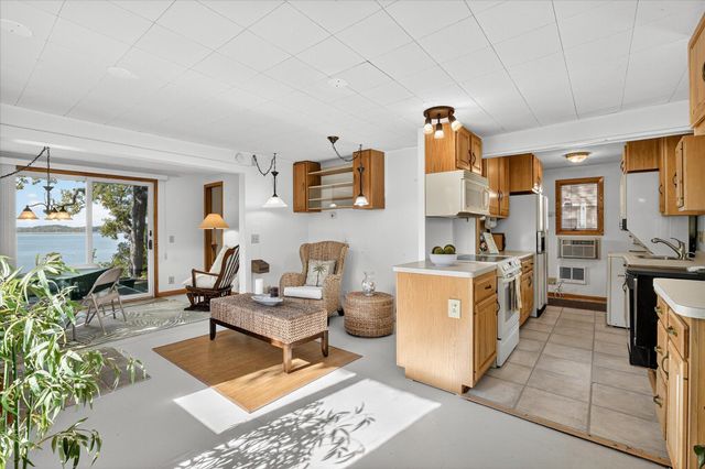 3083 Lake Shore Ave, Medina, MN 55359