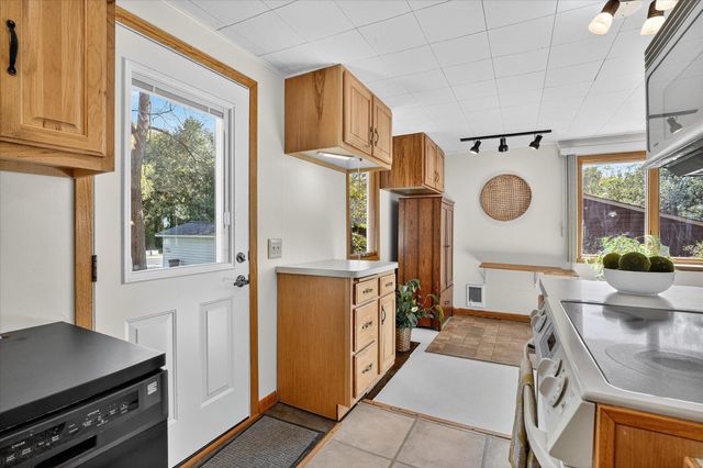 3083 Lake Shore Ave, Medina, MN 55359