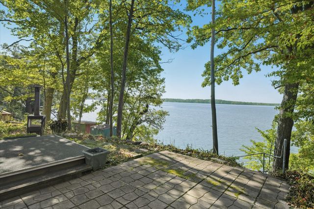 3083 Lake Shore Ave, Medina, MN 55359