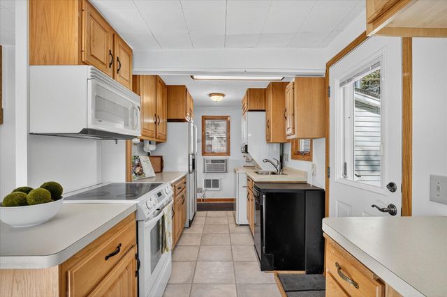 3083 Lake Shore Ave, Medina, MN 55359