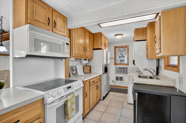 3083 Lake Shore Ave, Medina, MN 55359