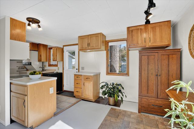 3083 Lake Shore Ave, Medina, MN 55359