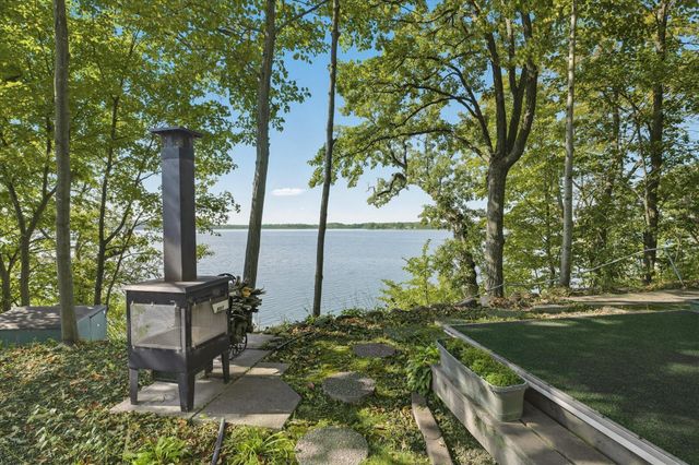 3083 Lake Shore Ave, Medina, MN 55359