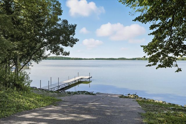 3083 Lake Shore Ave, Medina, MN 55359