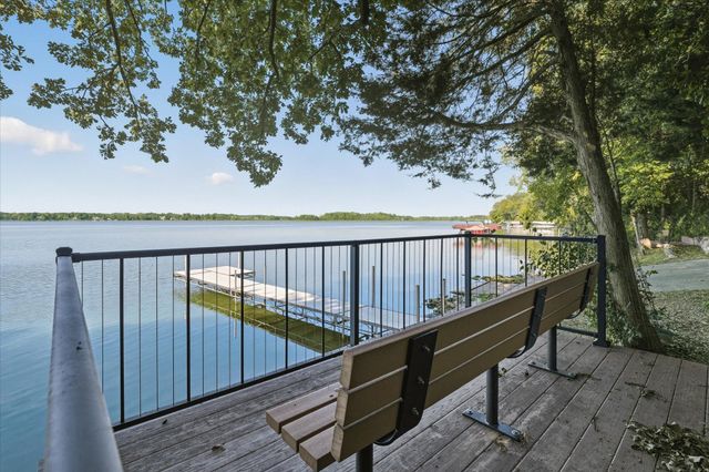 3083 Lake Shore Ave, Medina, MN 55359