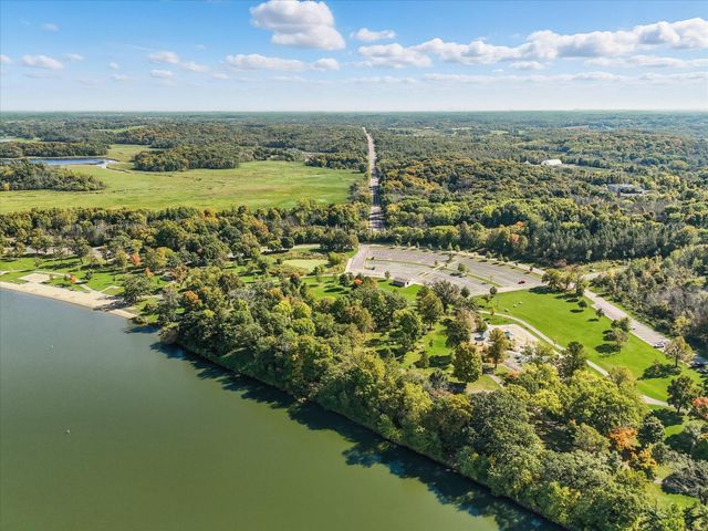 3083 Lake Shore Ave, Medina, MN 55359