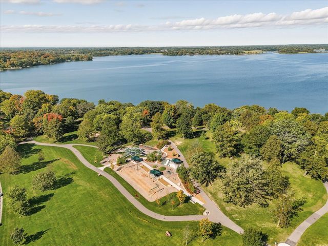 3083 Lake Shore Ave, Medina, MN 55359