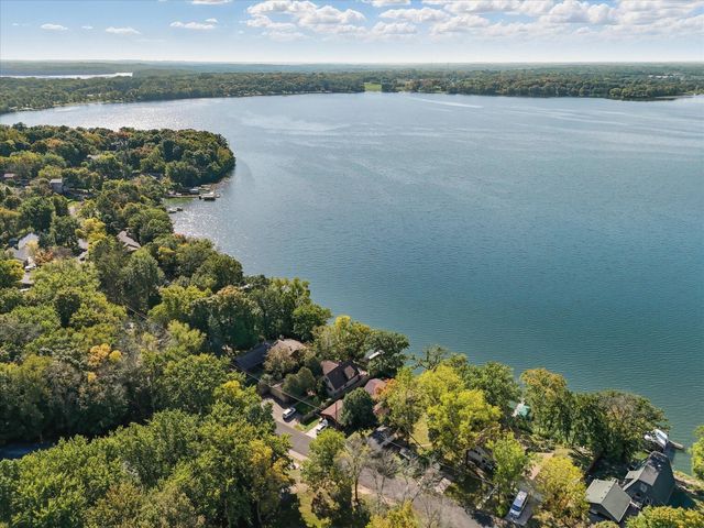 3083 Lake Shore Ave, Medina, MN 55359