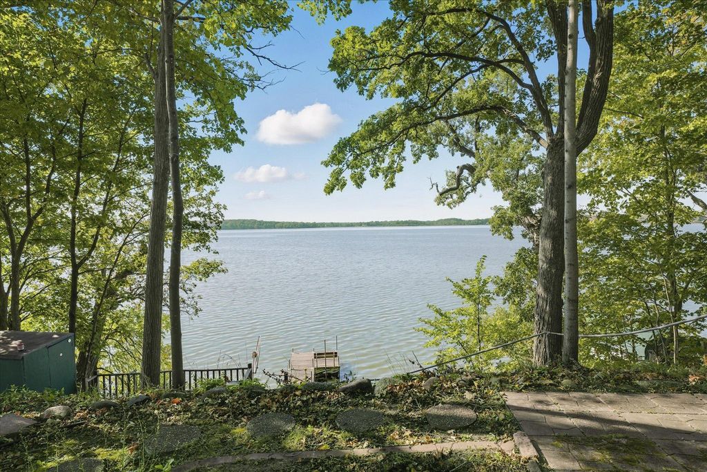 3083 Lake Shore Ave, Medina, MN 55359